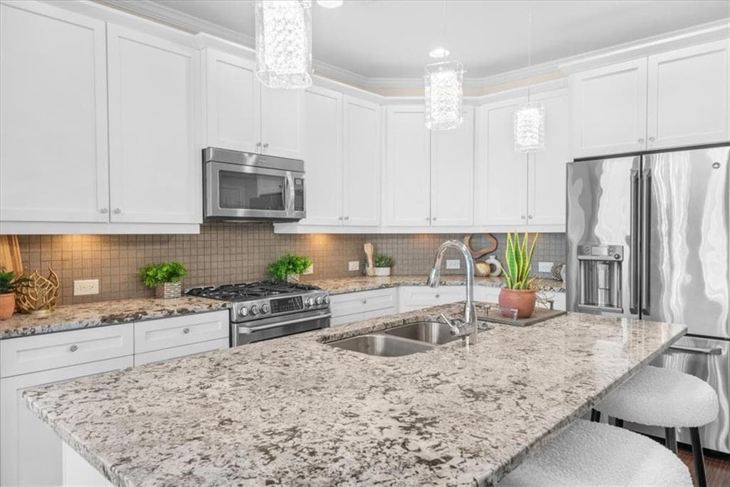 3 bedroom, 4 bathroom, 2,046 sq ft townhouse under contract at 2255 Lavista Court, Atlanta, GA 30324 — photo 7