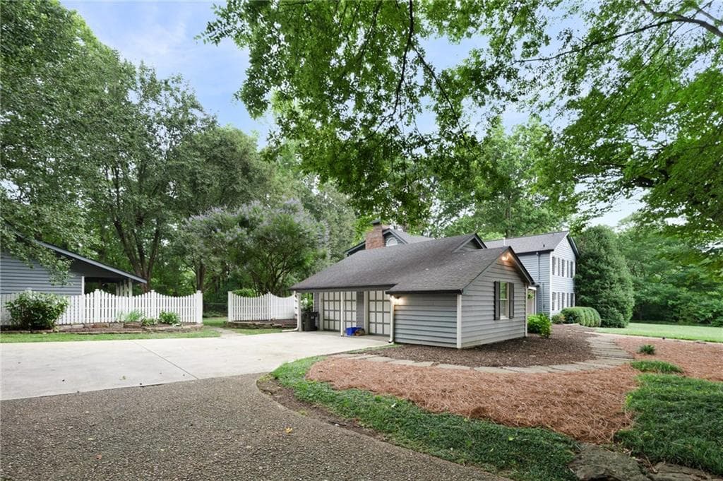 4 bedroom, 5 bathroom, 3,500 sq ft single family residence for sale at 1904 Rena Lane, Dalton, GA 30720 — photo 6