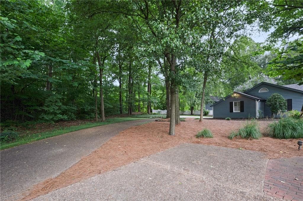 4 bedroom, 5 bathroom, 3,500 sq ft single family residence for sale at 1904 Rena Lane, Dalton, GA 30720 — photo 7