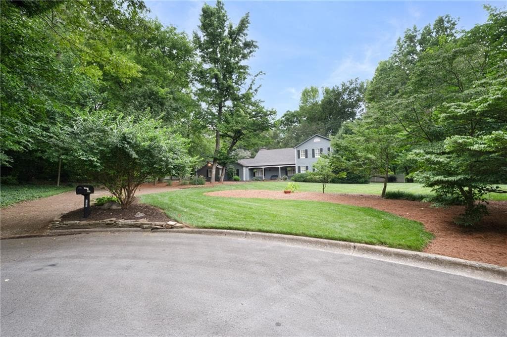 4 bedroom, 5 bathroom, 3,500 sq ft single family residence for sale at 1904 Rena Lane, Dalton, GA 30720 — photo 8
