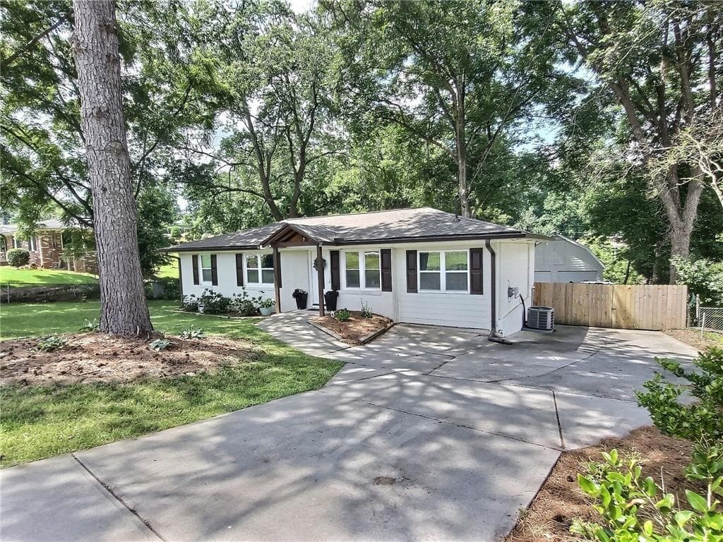 3 bedroom, 2 bathroom, 1,239 sq ft single family residence for sale at 3296 Old Concord Road, Smyrna, GA 30082