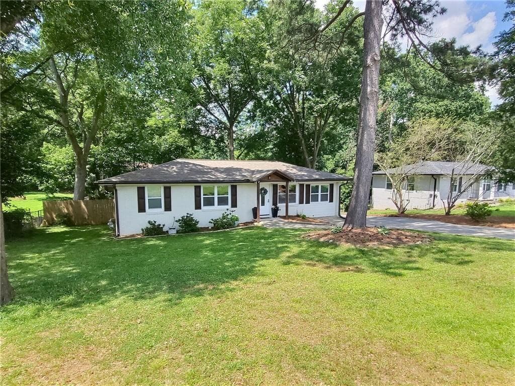 3 bedroom, 2 bathroom, 1,239 sq ft single family residence for sale at 3296 Old Concord Road, Smyrna, GA 30082 — photo 4
