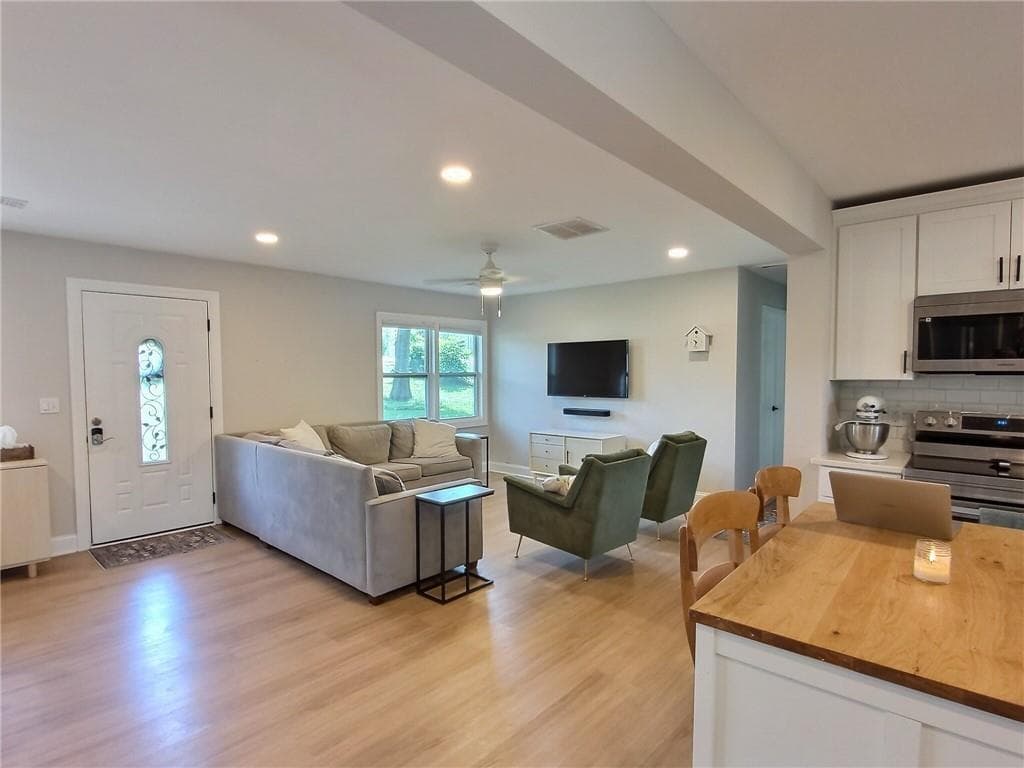3 bedroom, 2 bathroom, 1,239 sq ft single family residence for sale at 3296 Old Concord Road, Smyrna, GA 30082 — photo 10