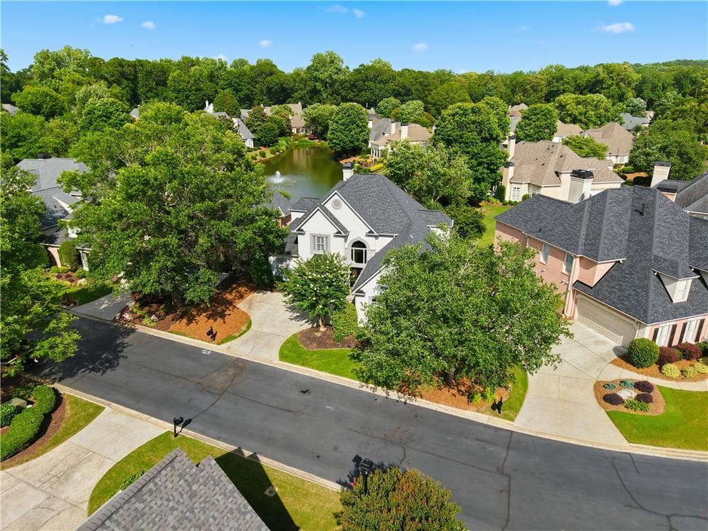 4 bedroom, 4 bathroom, 3,410 sq ft single family residence under contract at 5785 Hershinger Close, Johns Creek, GA 30097 — photo 5