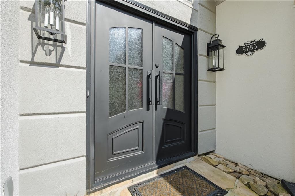 4 bedroom, 4 bathroom, 3,410 sq ft single family residence under contract at 5785 Hershinger Close, Johns Creek, GA 30097 — photo 3
