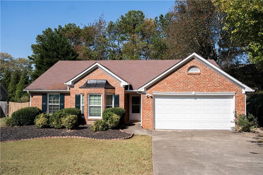 3 bedroom, 2 bathroom, 1,895 sq ft single family residence for rent at 4870 Camberbridge Drive, Alpharetta, GA 30022 for $2,600 a month — photo 1 of 10