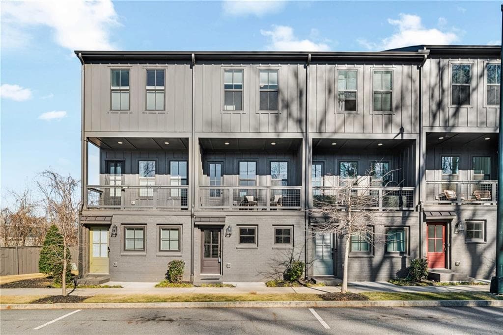 2 bedroom, 2 bathroom, 1,152 sq ft townhouse for rent at 942 spencer Avenue 1, Atlanta, GA 30318 for $2,900 a month — photo 1 of 43