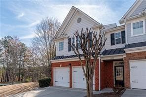 3 bedroom, 3 bathroom, 1,852 sq ft townhouse for sale at 3800 Thayer Trace, Duluth, GA 30096 — photo 2