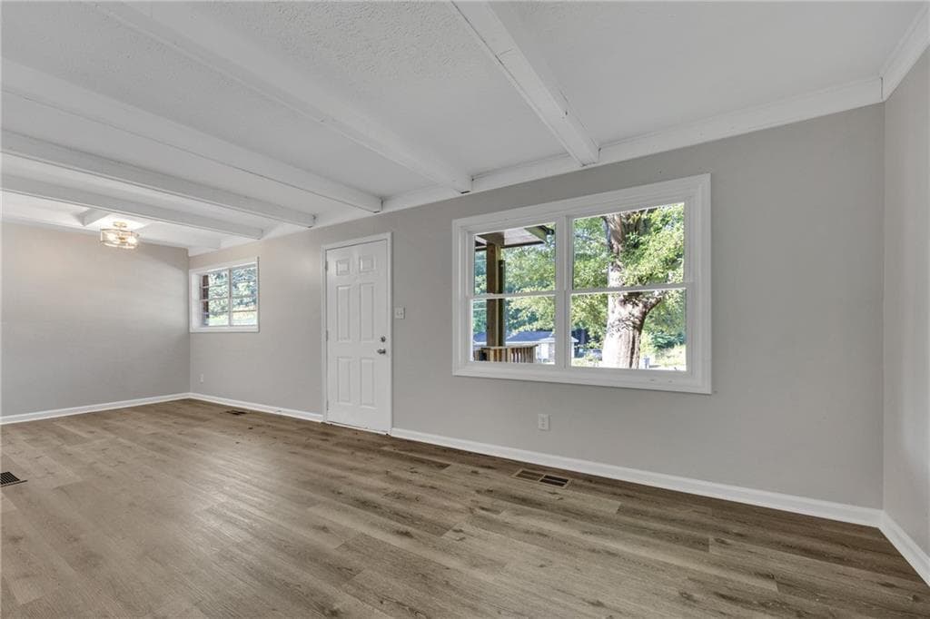 3 bedroom, 2 bathroom, 1,449 sq ft single family residence under contract at 10121 Morris Drive, Covington, GA 30014 — photo 4