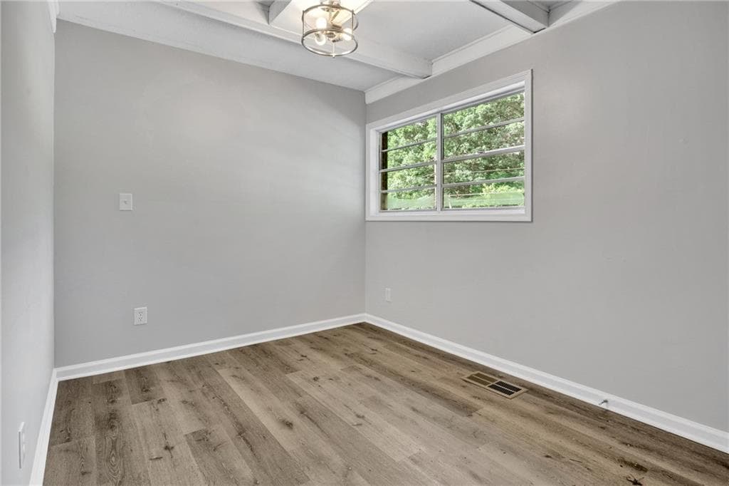 3 bedroom, 2 bathroom, 1,449 sq ft single family residence under contract at 10121 Morris Drive, Covington, GA 30014 — photo 7