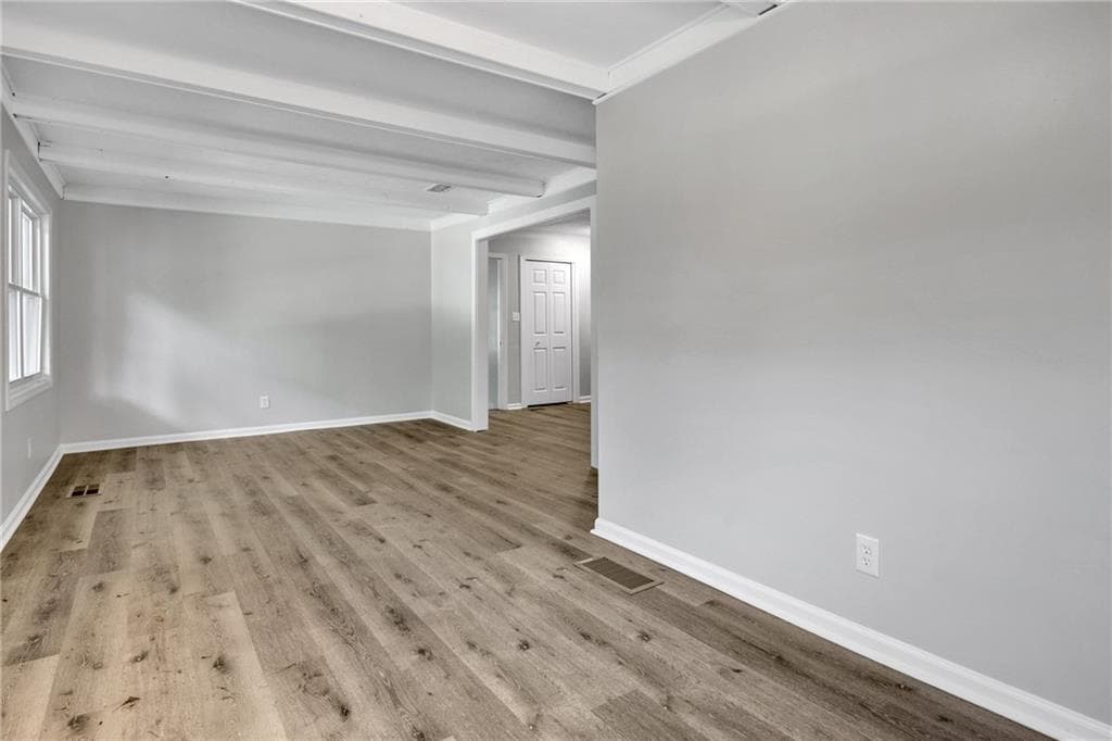 3 bedroom, 2 bathroom, 1,449 sq ft single family residence under contract at 10121 Morris Drive, Covington, GA 30014 — photo 8