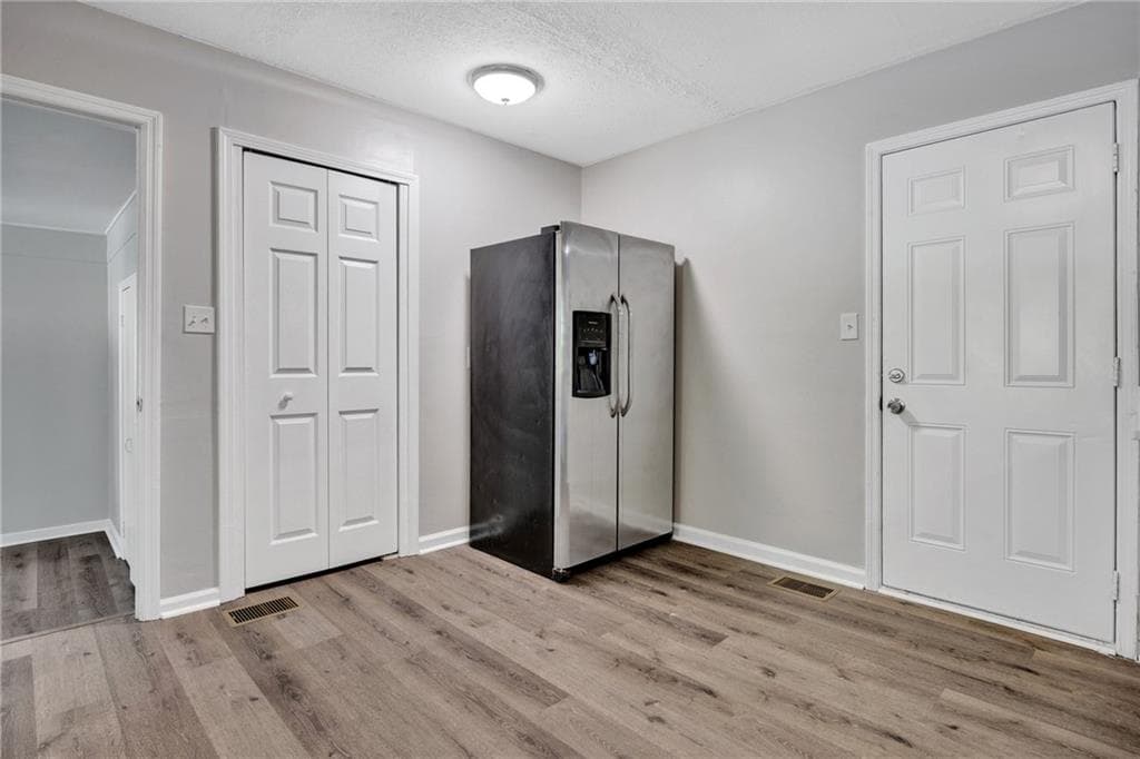 3 bedroom, 2 bathroom, 1,449 sq ft single family residence under contract at 10121 Morris Drive, Covington, GA 30014 — photo 9