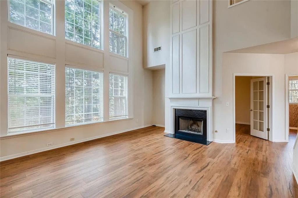 5 bedroom, 3 bathroom, 2,676 sq ft single family residence for sale at 520 Midhurst Place, Johns Creek, GA 30024 — photo 4