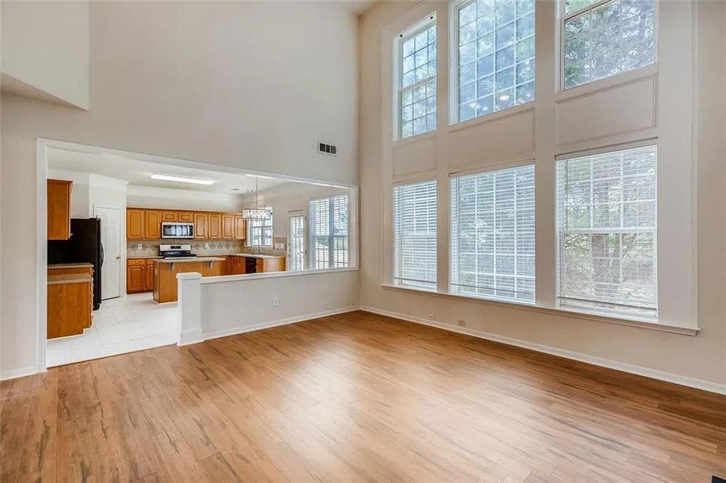 5 bedroom, 3 bathroom, 2,676 sq ft single family residence for sale at 520 Midhurst Place, Johns Creek, GA 30024 — photo 5