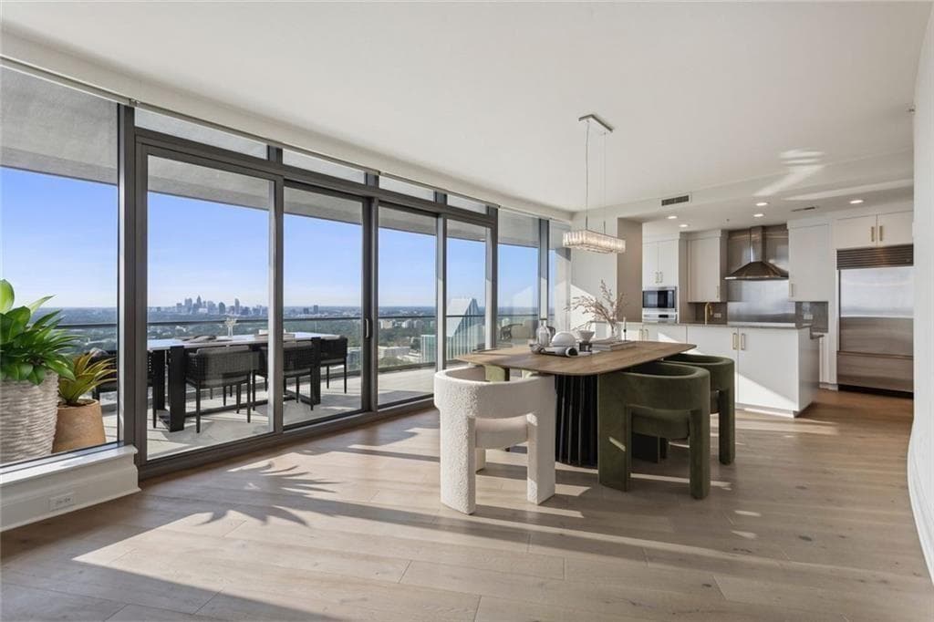 2 bedroom, 3 bathroom, 2,983 sq ft condominium for sale at 3344 Peachtree Road 4104, Atlanta, GA 30326 — photo 5