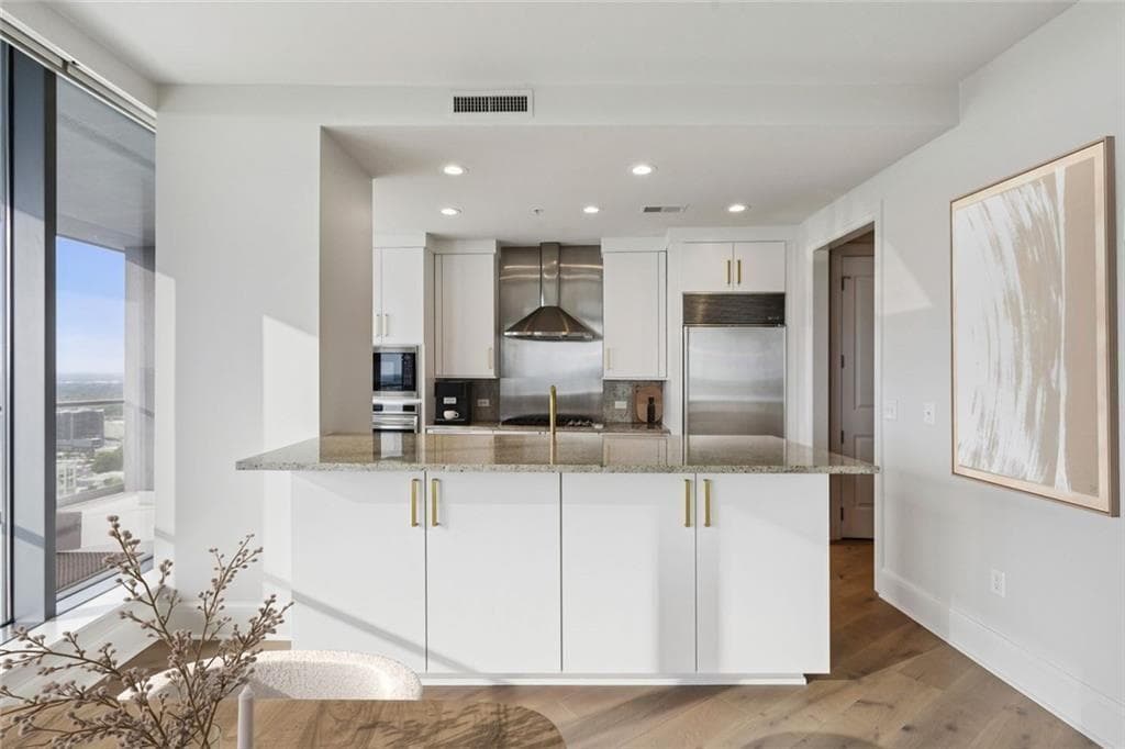 2 bedroom, 3 bathroom, 2,983 sq ft condominium for sale at 3344 Peachtree Road 4104, Atlanta, GA 30326 — photo 6