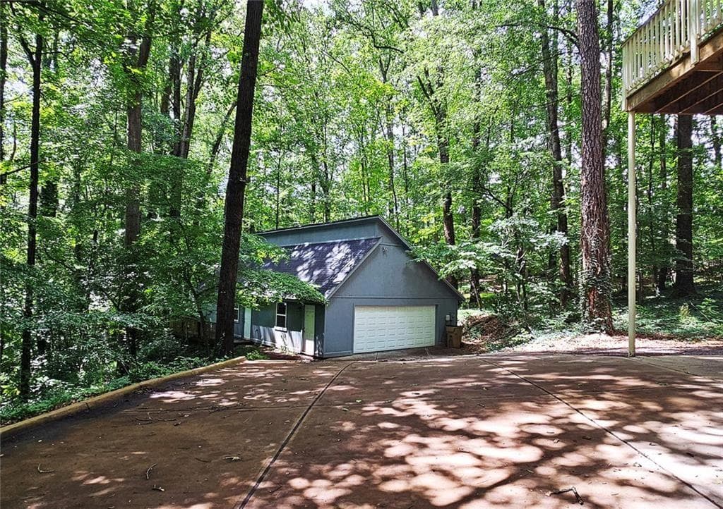 4 bedroom, 3 bathroom, 3,702 sq ft single family residence for sale at 495 Nottingham Drive, Marietta, GA 30066 — photo 6