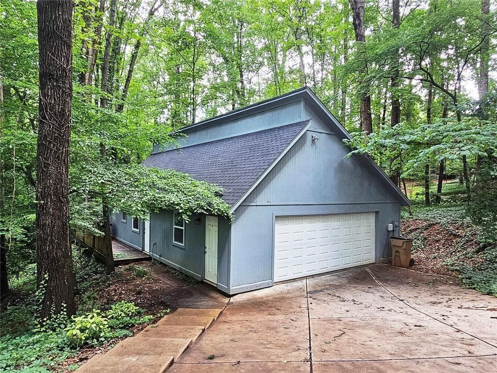 4 bedroom, 3 bathroom, 3,702 sq ft single family residence for sale at 495 Nottingham Drive, Marietta, GA 30066 — photo 5