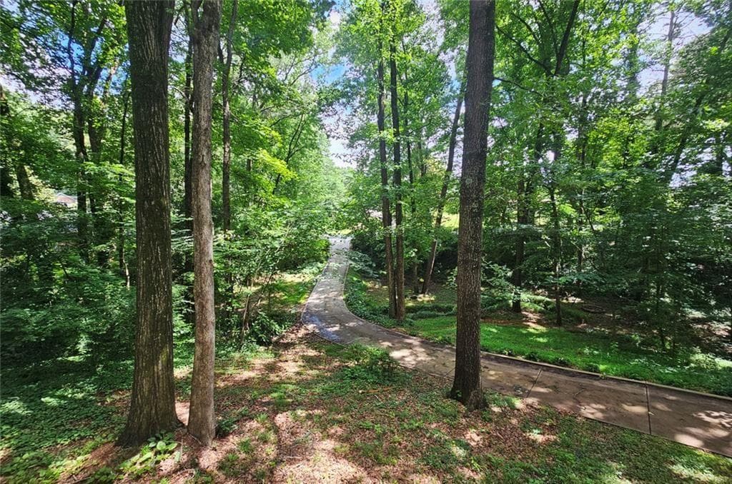 4 bedroom, 3 bathroom, 3,702 sq ft single family residence for sale at 495 Nottingham Drive, Marietta, GA 30066 — photo 4