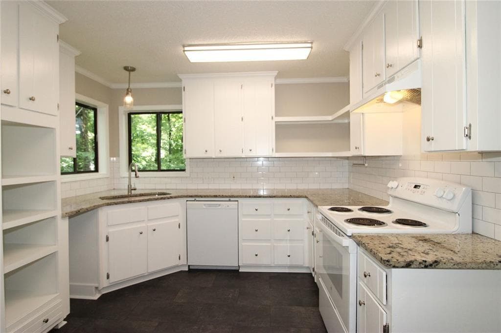4 bedroom, 3 bathroom, 3,702 sq ft single family residence for sale at 495 Nottingham Drive, Marietta, GA 30066 — photo 10