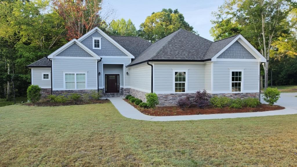 3 bedroom, 2 bathroom, 1,909 sq ft single family residence sold at 2061 Davenport Road, Braselton, GA 30517