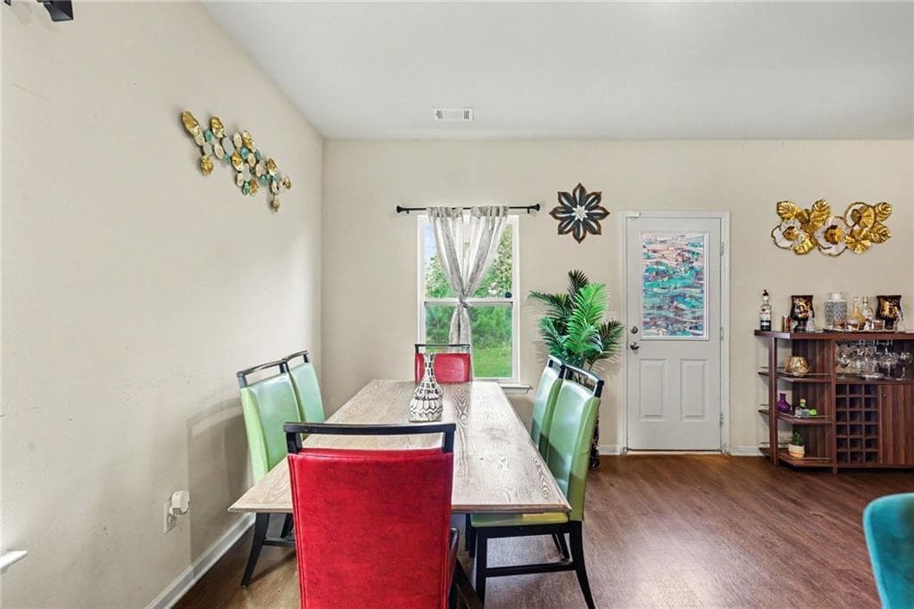 4 bedroom, 3 bathroom, 2,076 sq ft single family residence under contract at 3715 Tommyhawk Court, Douglasville, GA 30135 — photo 10