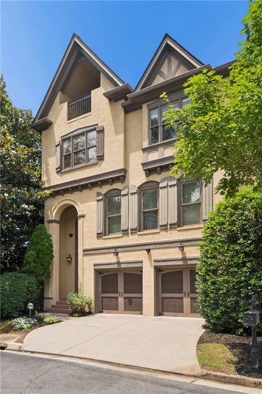 5 bedroom, 5 bathroom, 3,106 sq ft single family residence sold at 1928 Saxon Valley Circle, Atlanta, GA 30319