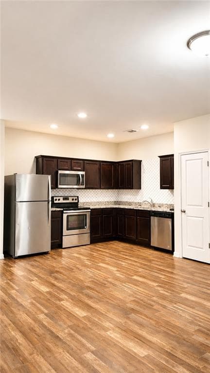 3 bedroom, 3 bathroom, 1,514 sq ft townhouse for sale at 6396 Kennonbriar Court, Lithonia, GA 30058 — photo 7