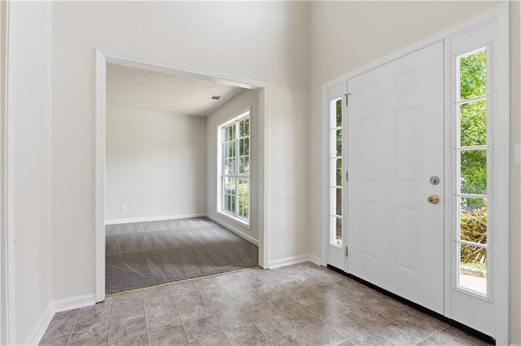 4 bedroom, 3 bathroom, 2,524 sq ft single family residence under contract at 682 Stonemill Manor, Lithonia, GA 30058 — photo 8