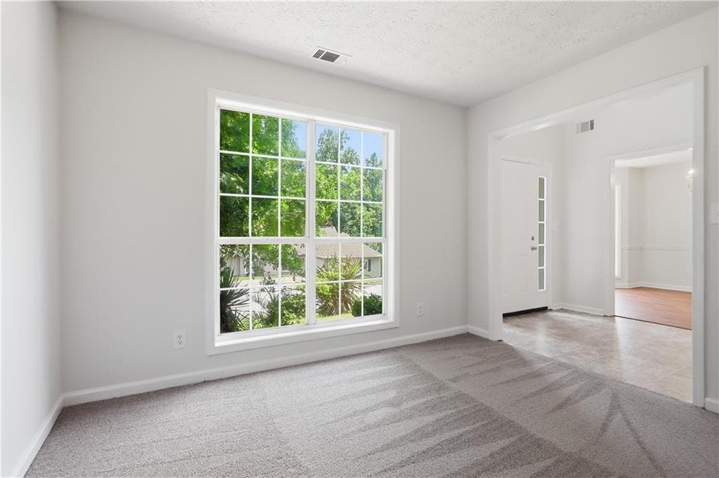 4 bedroom, 3 bathroom, 2,524 sq ft single family residence under contract at 682 Stonemill Manor, Lithonia, GA 30058 — photo 9
