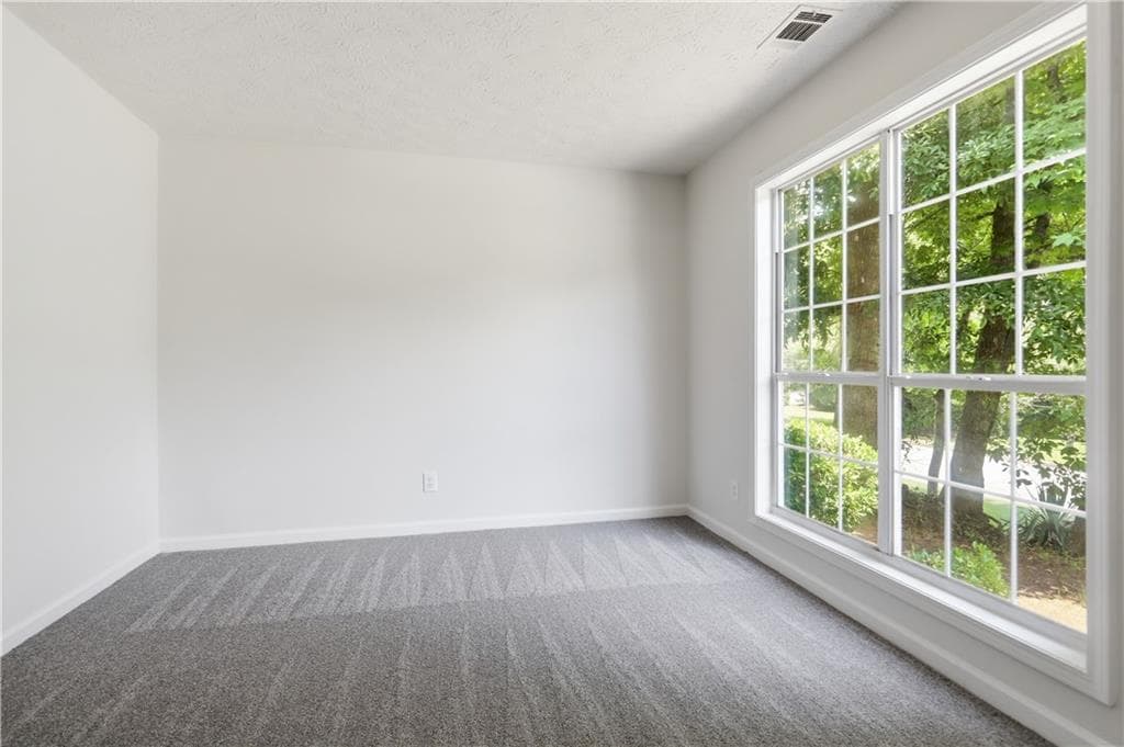4 bedroom, 3 bathroom, 2,524 sq ft single family residence under contract at 682 Stonemill Manor, Lithonia, GA 30058 — photo 10