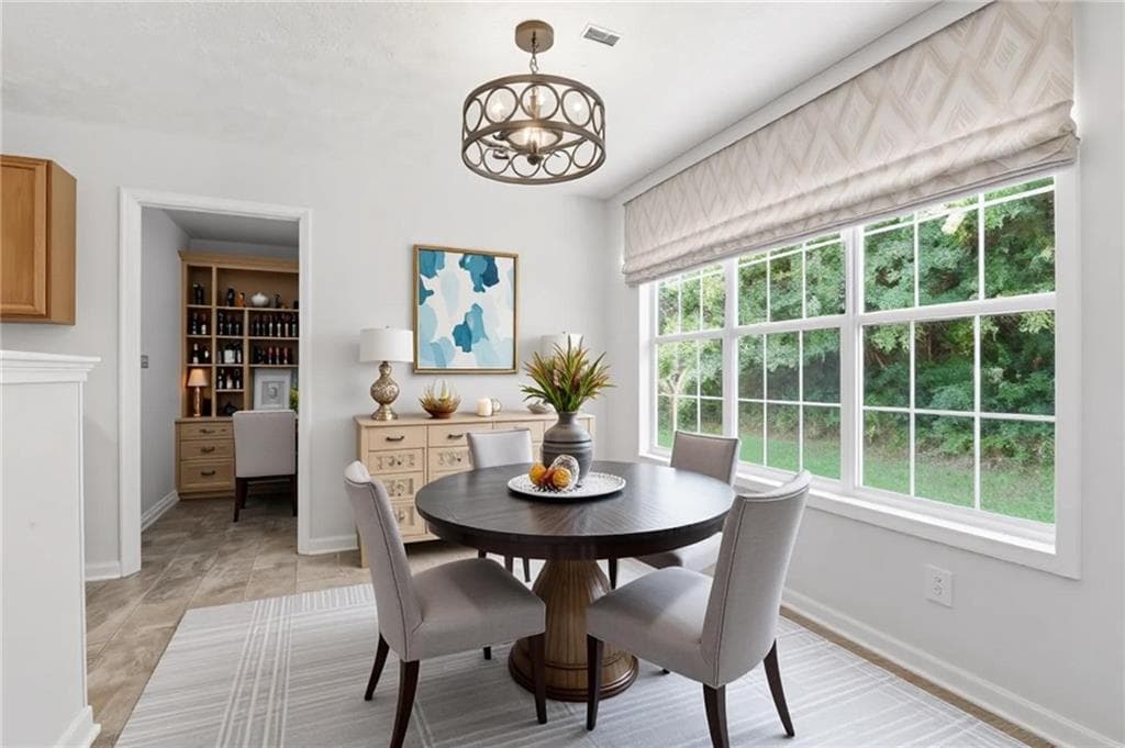 4 bedroom, 3 bathroom, 2,524 sq ft single family residence under contract at 682 Stonemill Manor, Lithonia, GA 30058 — photo 3