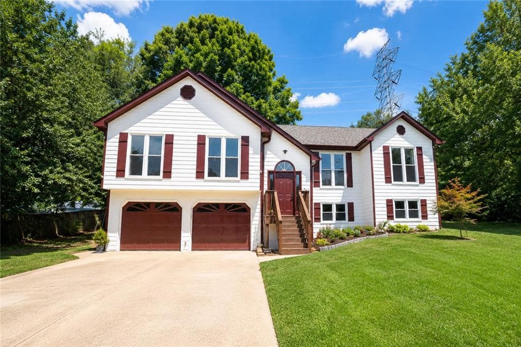 3 bedroom, 2 bathroom, 1,484 sq ft single family residence for sale at 29 Whistle Stop Drive, Cartersville, GA 30120 — photo 1 of 44