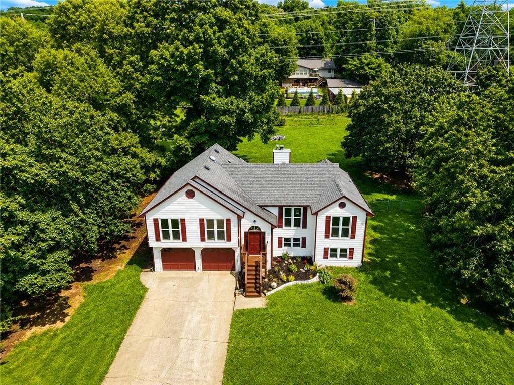 3 bedroom, 2 bathroom, 1,484 sq ft single family residence for sale at 29 Whistle Stop Drive, Cartersville, GA 30120 — photo 3