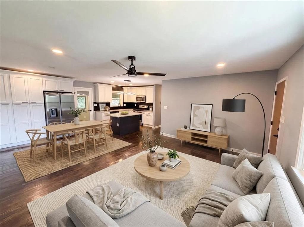 3 bedroom, 2 bathroom, 1,100 sq ft single family residence for sale at 352 Dollar Mill Court, Atlanta, GA 30331 — photo 3