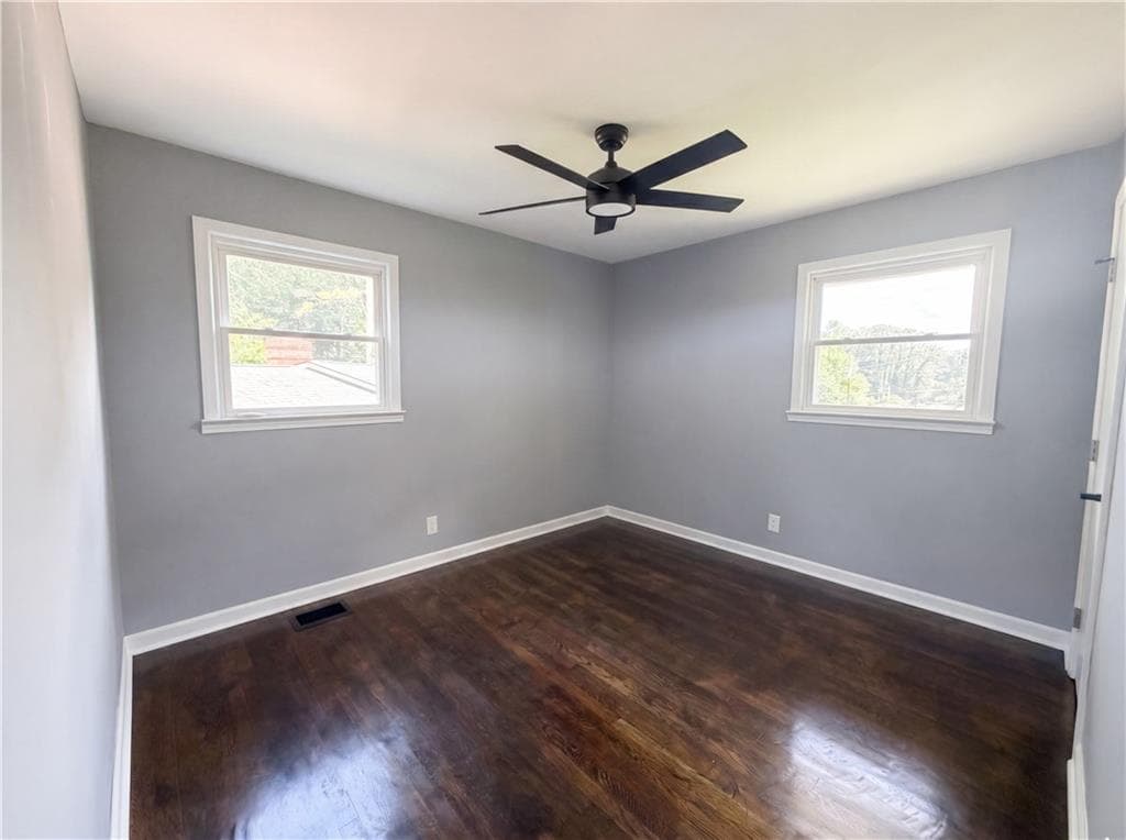 3 bedroom, 2 bathroom, 1,100 sq ft single family residence for sale at 352 Dollar Mill Court, Atlanta, GA 30331 — photo 8