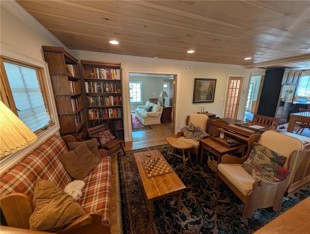 3 bedroom, 1 bathroom, 2,603 sq ft single family residence for sale at 260 BEVERLY Road, Atlanta, GA 30309 — photo 9