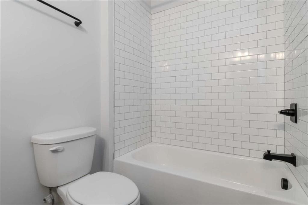 2 bedroom, 2 bathroom townhouse for rent at 2000 Harvest Pond Circle 2094 - BRAMBLE, Suwanee, GA 30024 for $3,325 a month — photo 6