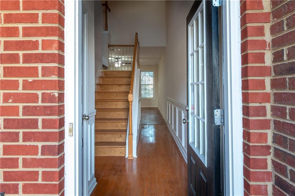 3 bedroom, 3 bathroom, 1,852 sq ft townhouse for sale at 3800 Thayer Trace, Duluth, GA 30096 — photo 4