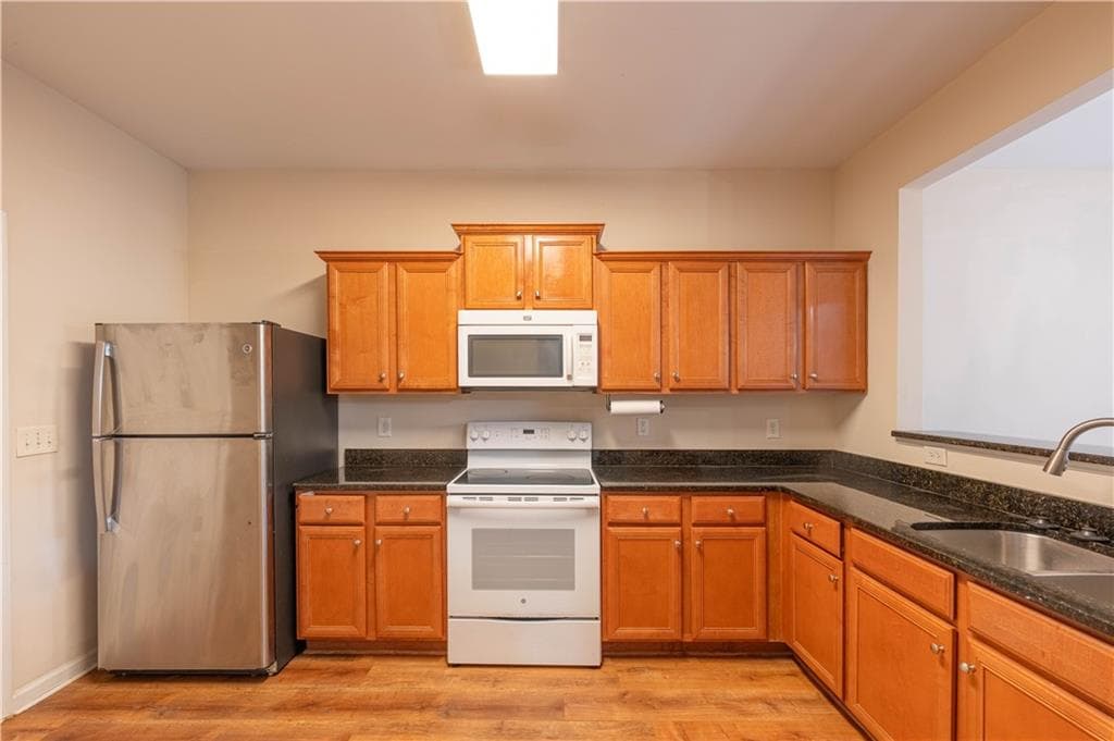 3 bedroom, 3 bathroom, 1,852 sq ft townhouse for sale at 3800 Thayer Trace, Duluth, GA 30096 — photo 10