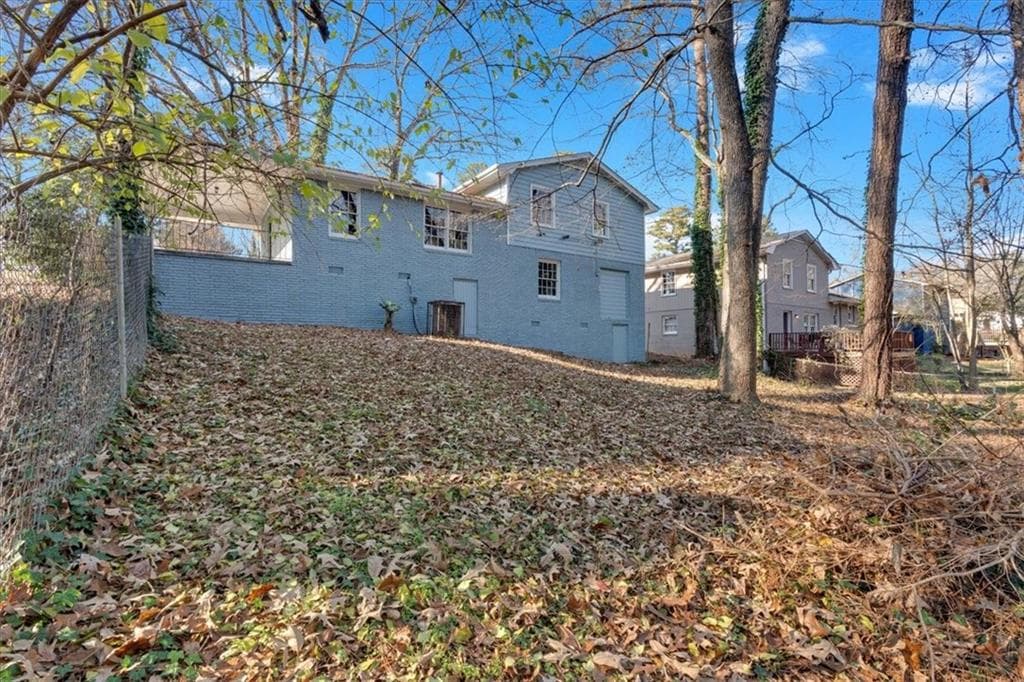 4 bedroom, 2 bathroom, 1,734 sq ft single family residence for rent at 2080 Bluffton Way, Decatur, GA 30035 for $2,050 a month — photo 3