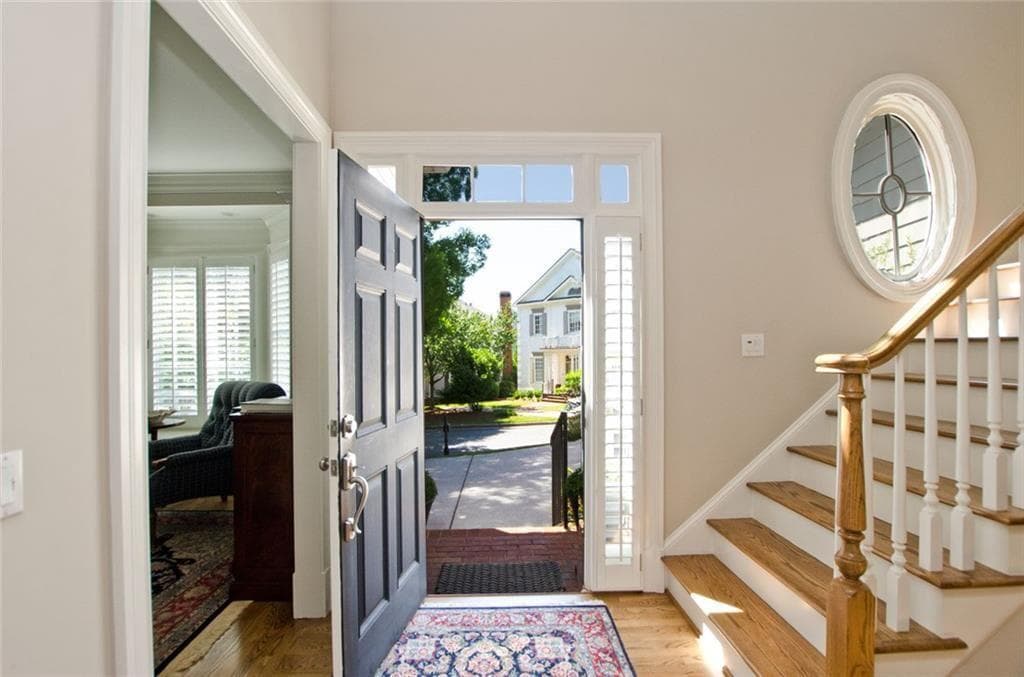 4 bedroom, 4 bathroom, 3,471 sq ft single family residence for sale at 3440 Paces Ferry Circle, Smyrna, GA 30080 — photo 4