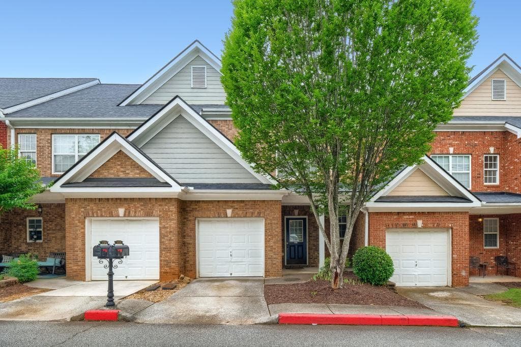 2 bedroom, 3 bathroom, 1,636 sq ft townhouse sold at 1725 Oakbrook Lane, Kennesaw, GA 30152