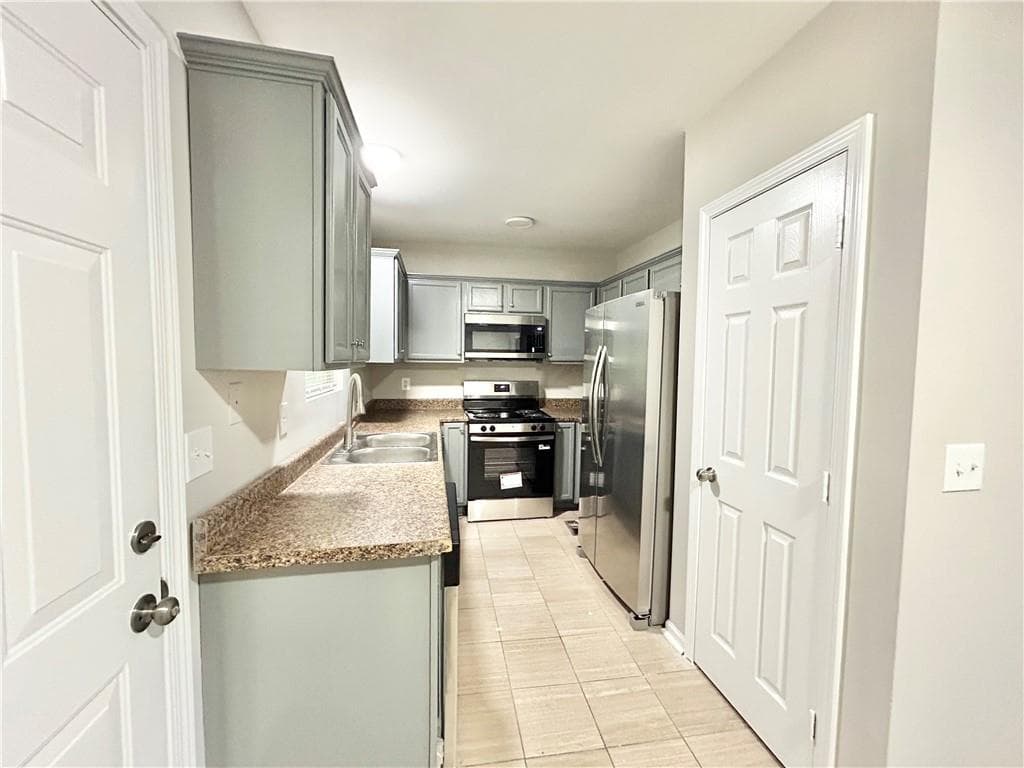 4 bedroom, 3 bathroom townhouse for rent at 845 Store House Court B, Monroe, GA 30655 for $1,450 a month — photo 2