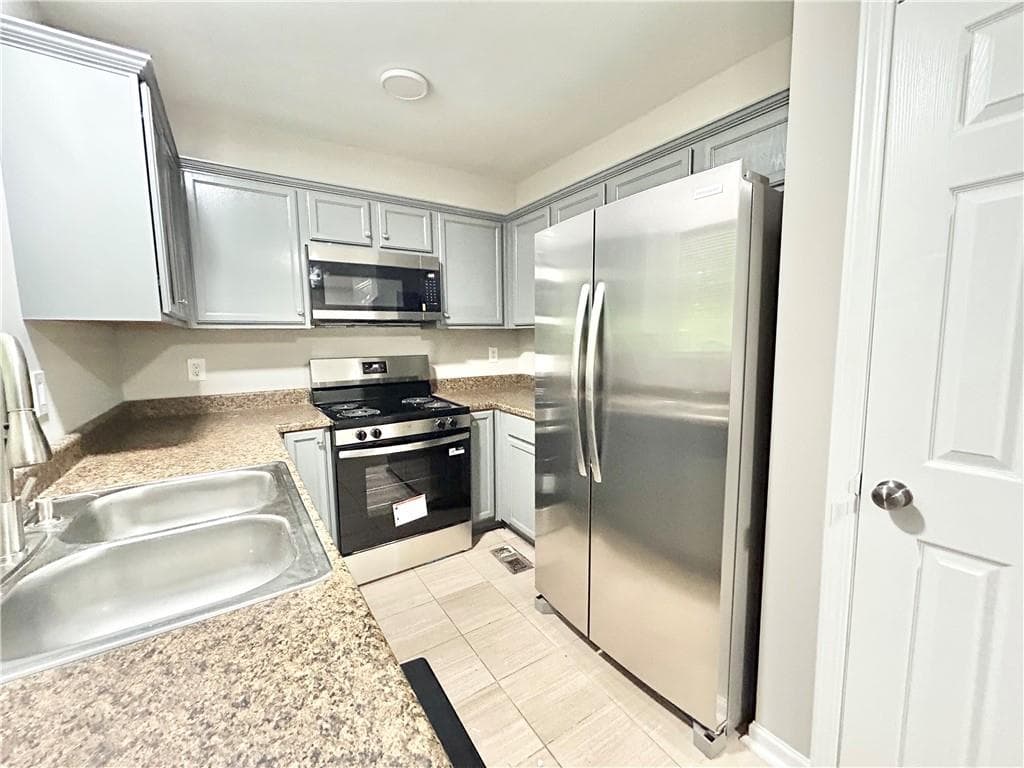 4 bedroom, 3 bathroom townhouse for rent at 845 Store House Court B, Monroe, GA 30655 for $1,450 a month — photo 3