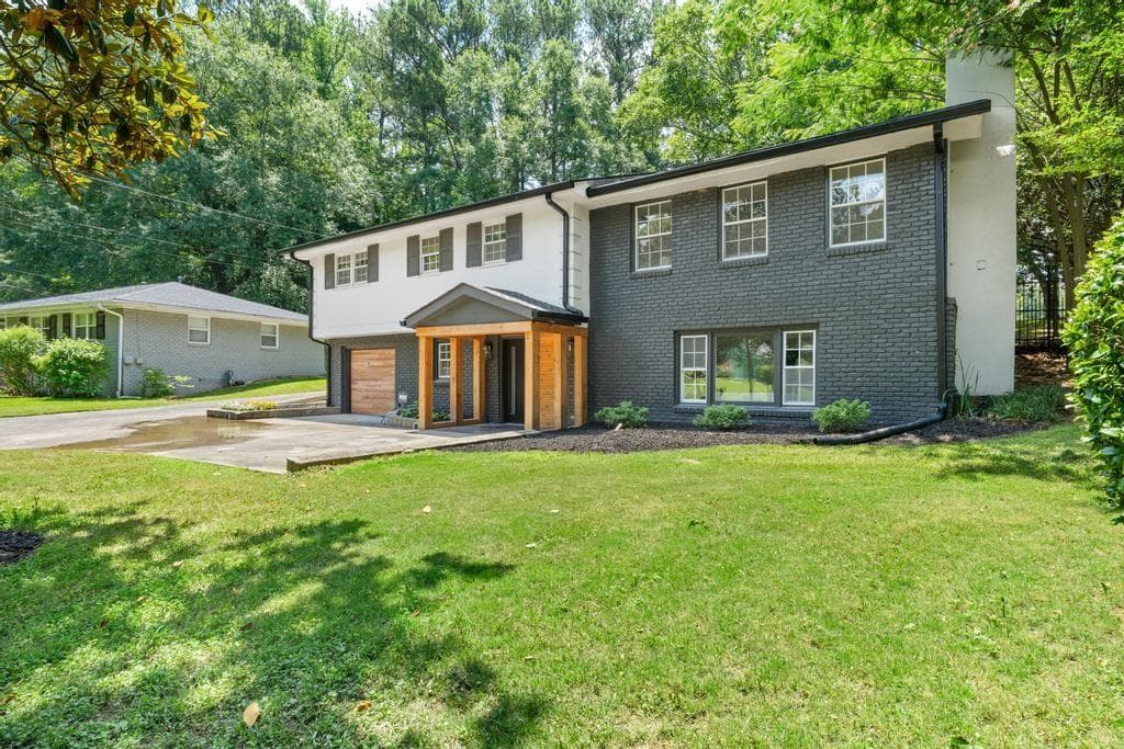 4 bedroom, 3 bathroom, 3,300 sq ft single family residence for sale at 2938 Heather Drive, Atlanta, GA 30344 — photo 4