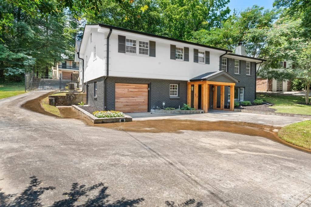 4 bedroom, 3 bathroom, 3,300 sq ft single family residence for sale at 2938 Heather Drive, Atlanta, GA 30344 — photo 3