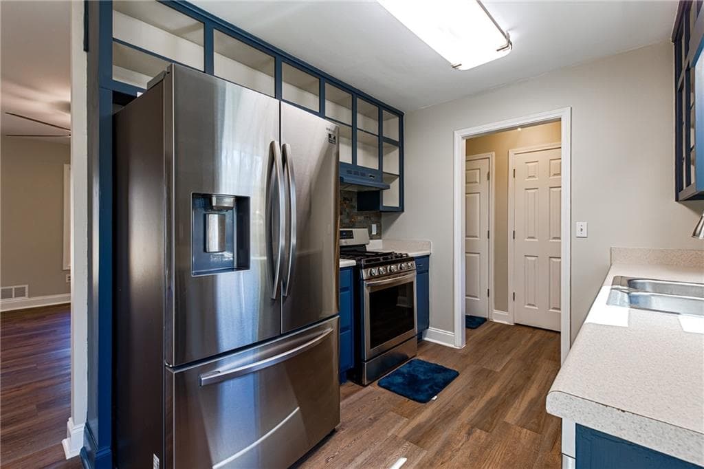 3 bedroom, 2 bathroom, 1,419 sq ft single family residence for rent at 6080 Stone Wood Drive, Kennesaw, GA 30152 for $2,150 a month — photo 6