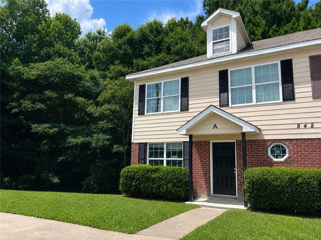 4 bedroom, 3 bathroom townhouse for rent at 842 Store House Court A, Monroe, GA 30655 for $1,450 a month — photo 2