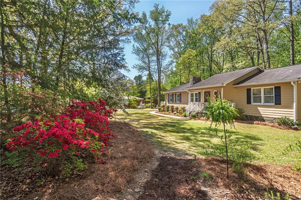 3 bedroom, 2 bathroom, 1,296 sq ft single family residence for sale at 852 Dallas Nebo Road, Dallas, GA 30157 — photo 4